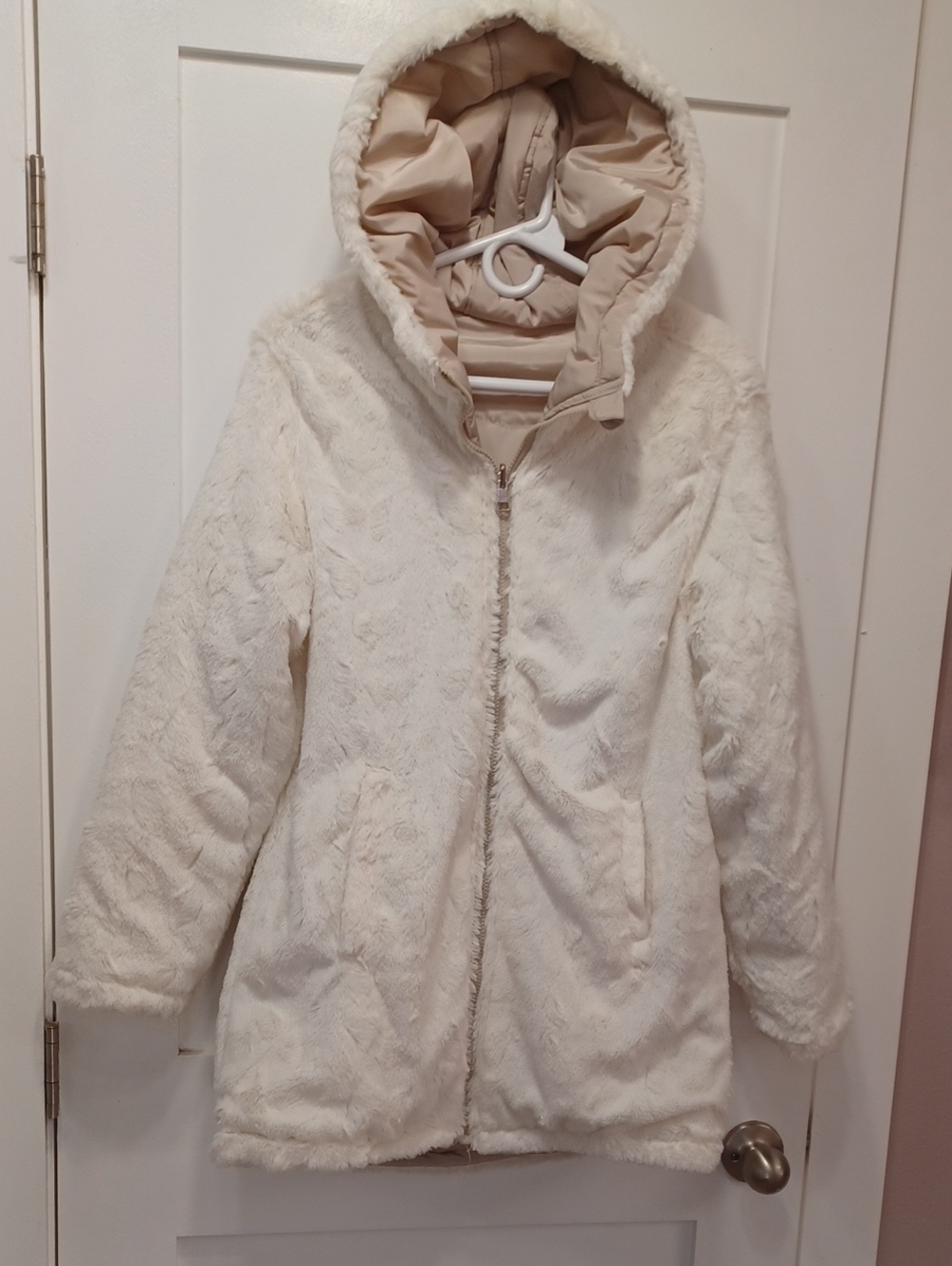 NWOT Faux Fur Lined Reversible Long Luxury Coat Drawstring Hood Pockets Gold